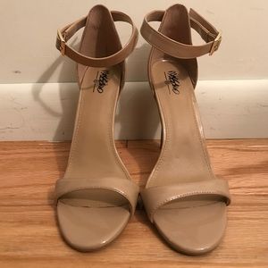 Nude strappy heels - NEVER WORN